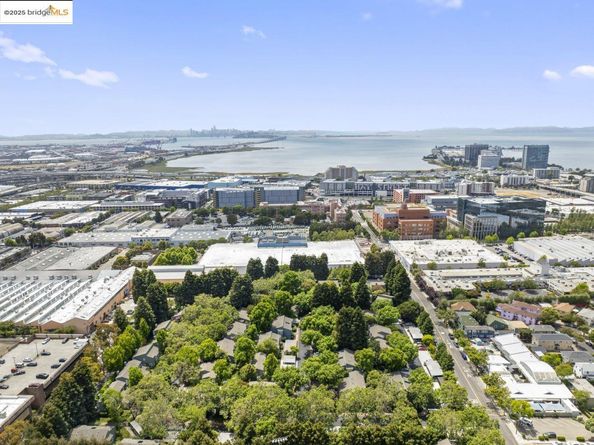 50 Emery Bay Drive, Emeryville CA 94608
