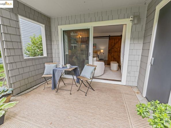 50 Emery Bay Drive, Emeryville CA 94608