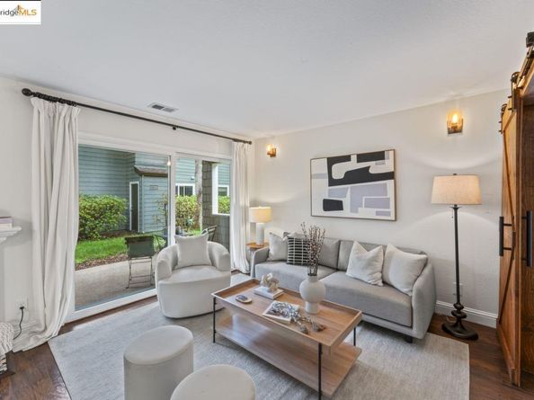 50 Emery Bay Drive, Emeryville CA 94608