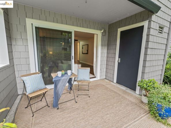 50 Emery Bay Drive, Emeryville CA 94608