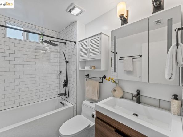 50 Emery Bay Drive, Emeryville CA 94608