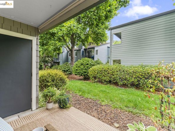 50 Emery Bay Drive, Emeryville CA 94608