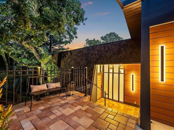 130 La Espiral, Orinda CA 94563