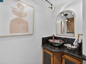 130 La Espiral, Orinda CA 94563