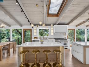130 La Espiral, Orinda CA 94563