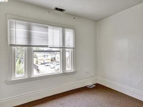 820 52nd St, Oakland CA 94608