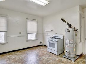 820 52nd St, Oakland CA 94608