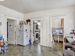 820 52nd St, Oakland CA 94608