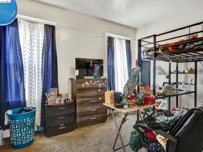 820 52nd St, Oakland CA 94608