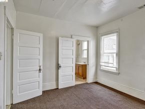 820 52nd St, Oakland CA 94608