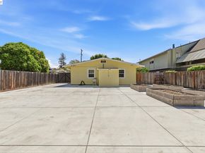 84 Oakes Blvd, San Leandro CA 94577