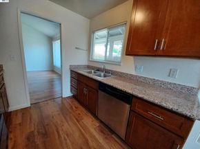 7601 Redbud Ct, Newark CA 94560