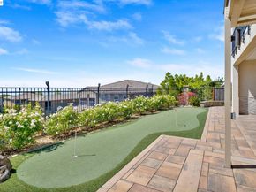 128 Dunfirth Ct, Hayward CA 94542