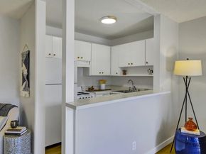 3 Admiral Dr F370, Emeryville CA 94608
