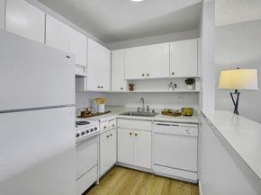 3 Admiral Dr F370, Emeryville CA 94608