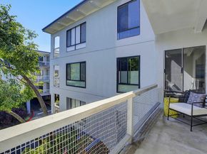 3 Admiral Dr F370, Emeryville CA 94608