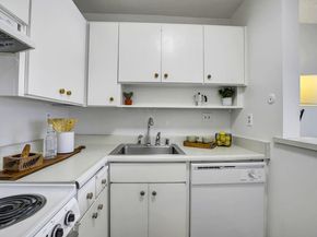 3 Admiral Dr F370, Emeryville CA 94608