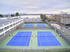 3 Admiral Dr F370, Emeryville CA 94608