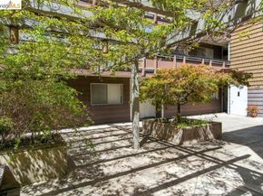 2601 College Ave 203, Berkeley CA 94704