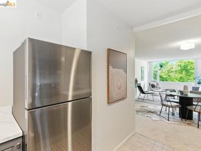 2601 College Ave 203, Berkeley CA 94704