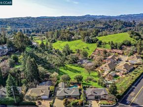 1375 El Curtola Blvd, Lafayette CA 94549