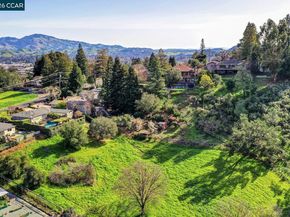 1375 El Curtola Blvd, Lafayette CA 94549