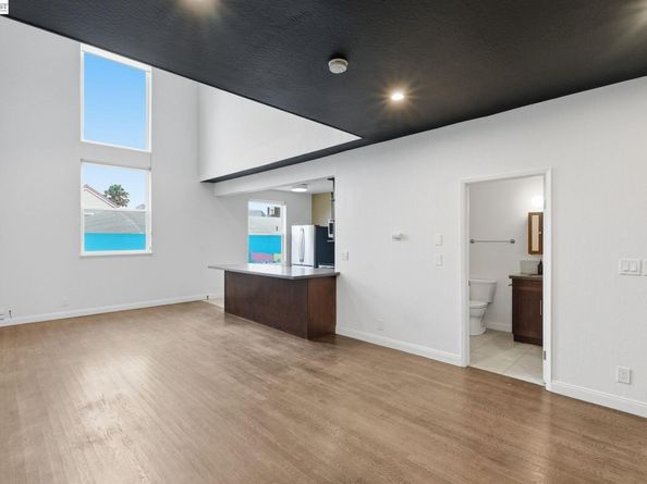 1004 9th Ave, Oakland CA 94606