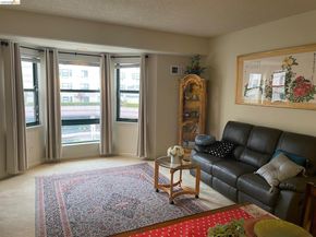 989 Webster St 450, Oakland CA 94607