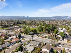 19423-19425 Greenwood Dr, Cupertino CA 95014