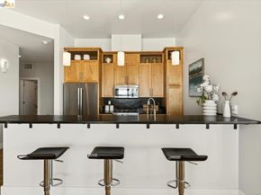 201 4Th St 601, Oakland CA 94607