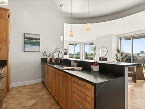 201 4Th St 601, Oakland CA 94607