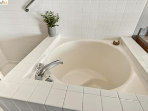 201 4Th St 601, Oakland CA 94607
