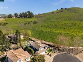 92 Hillview Dr, Danville CA 94506