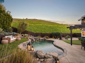 92 Hillview Dr, Danville CA 94506