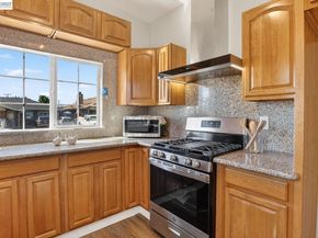 320 Monmouth Dr, Milpitas CA 95035