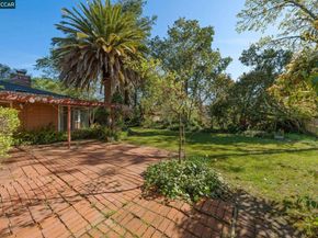 1174 Saint Francis Dr, Concord CA 94518