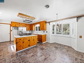 1174 Saint Francis Dr, Concord CA 94518