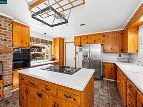 1174 Saint Francis Dr, Concord CA 94518