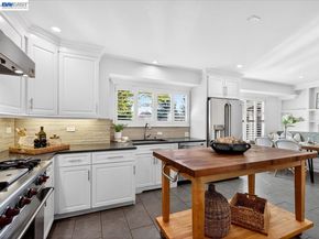 976 Richard Ln, Danville CA 94526