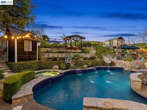 976 Richard Ln, Danville CA 94526