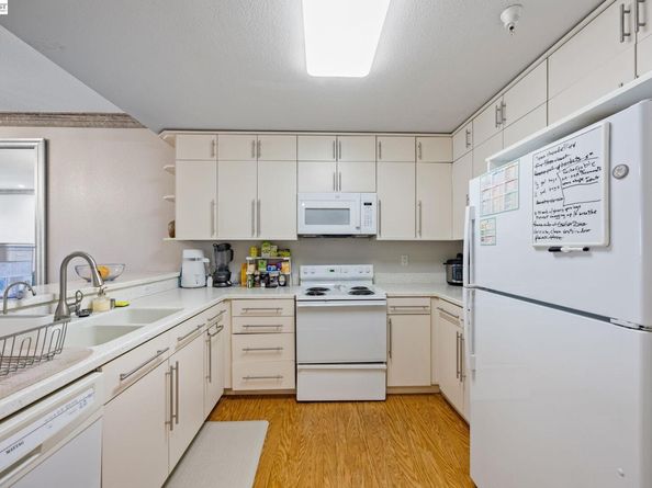 952 S 11Th St 234, San Jose CA 95112