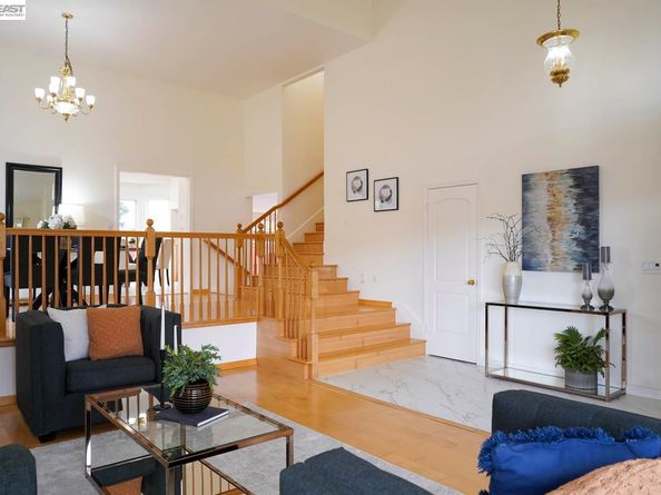 2235 Skyline Dr, Milpitas CA 95035