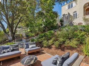 900 Rosemount Rd, Oakland CA 94610