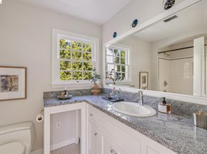 900 Rosemount Rd, Oakland CA 94610