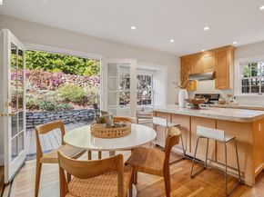 900 Rosemount Rd, Oakland CA 94610