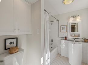 900 Rosemount Rd, Oakland CA 94610