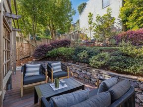 900 Rosemount Rd, Oakland CA 94610