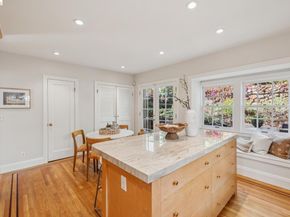 900 Rosemount Rd, Oakland CA 94610