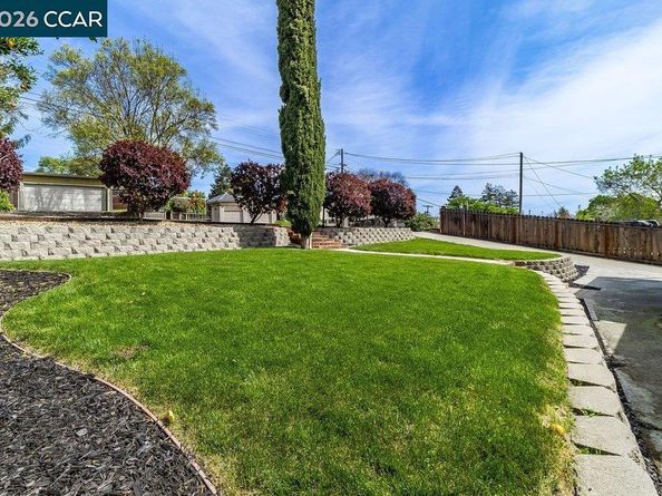 2472 Monterey Ave, Martinez CA 94553