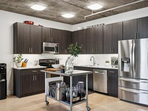 311 Oak St 720, Oakland CA 94607